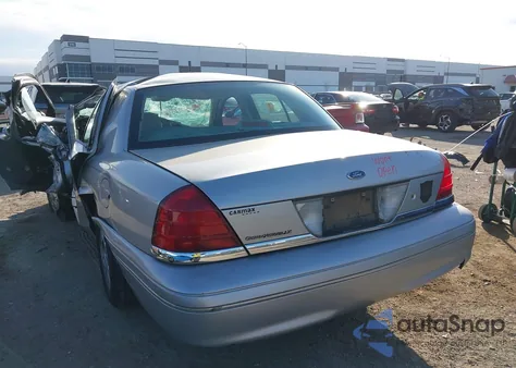 2004 Ford Crown Victoria Lx z USA, uszkodzony, nr VIN 2FAFP74W54X168324
